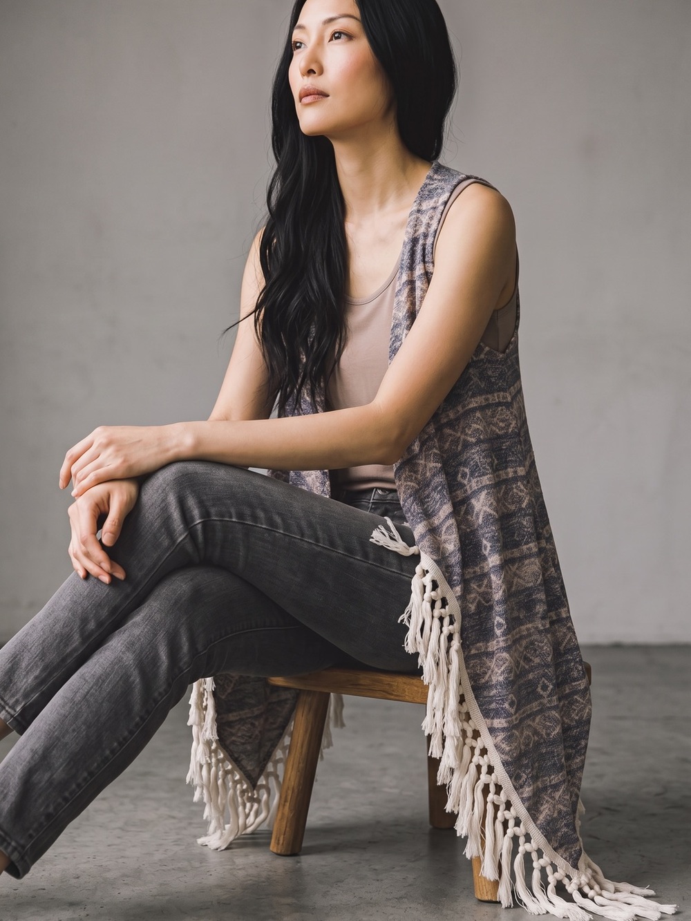 Umgee Beige & Gray Aztec Fringe Open Front Knit Vest Women’s Size S/M